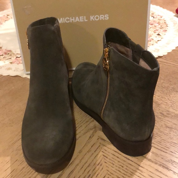 NWB MICHAEL Michael Kors Lainey suede Size 10 - Picture 3 of 5